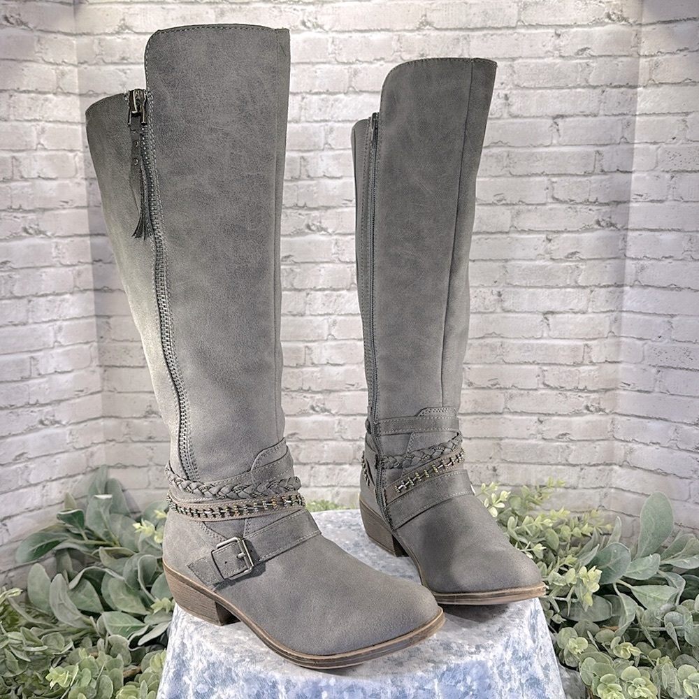 SO “Odetta” Gray Strappy Western Round Toe Buckle Tall Fashion Boots WMS 6M🩶VGUC